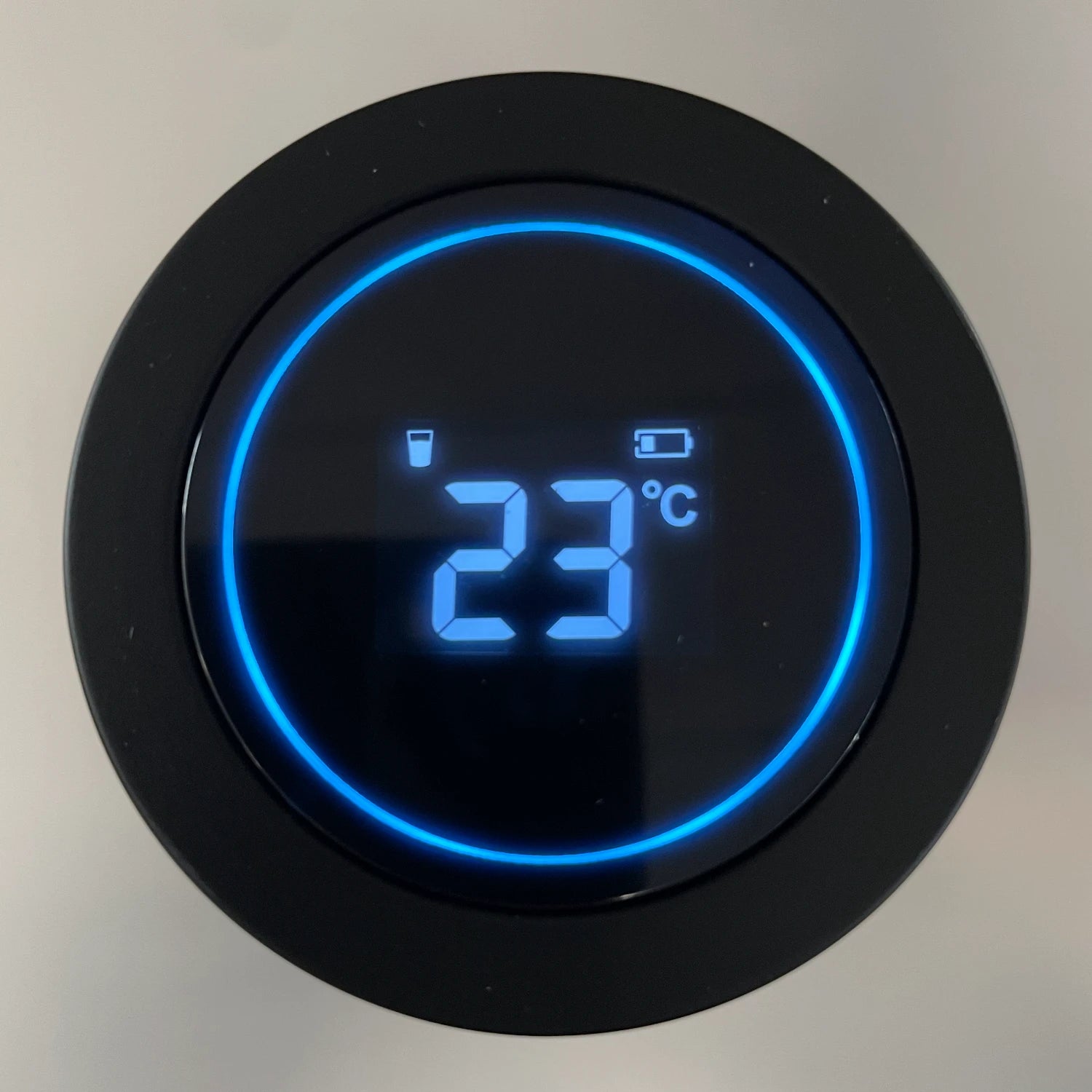 Selvrensende drikkeflaske med drikkealarm, sort